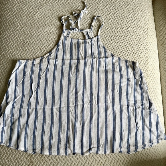 Hollister Halter Top - Picture 1 of 5